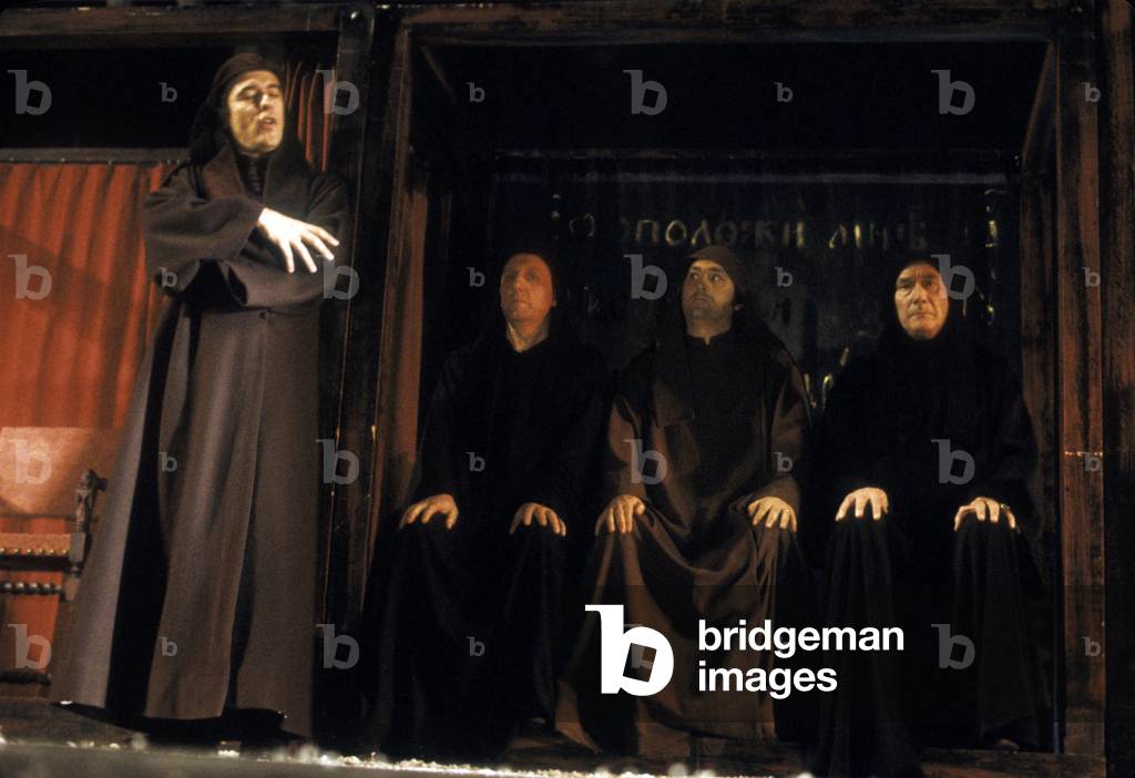 The chorus of 'Boris Godunov', 1979 (photo)