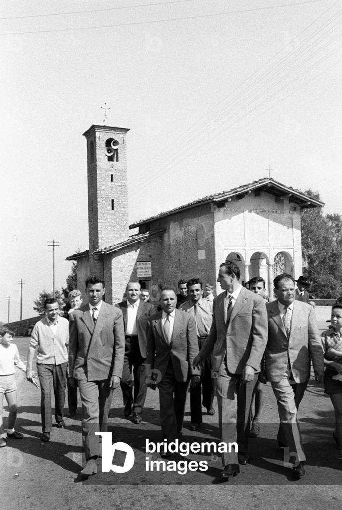 Ercole Baldini walking, Magreglio, Italy