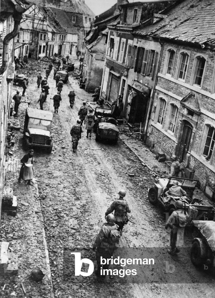 U.S. troops crossing Puttelange