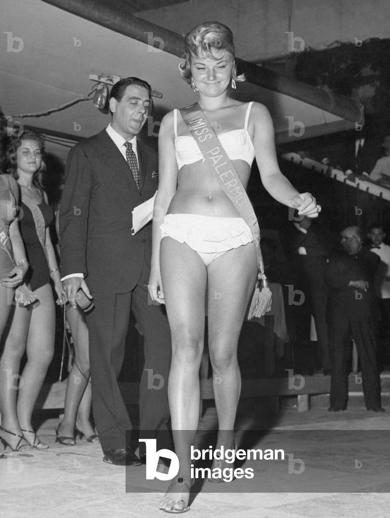 Raffaella De Carolis joining Miss Italia, Salsomaggiore Terme, Italy, 1962