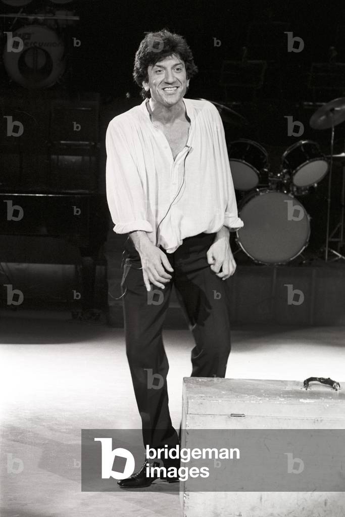 Gigi Proietti in the TV show Gigi e i suoi fratelli, Italy, 1981 (b/w photo)