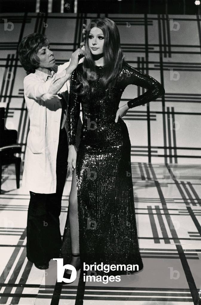 Loretta Goggi imitating Milva