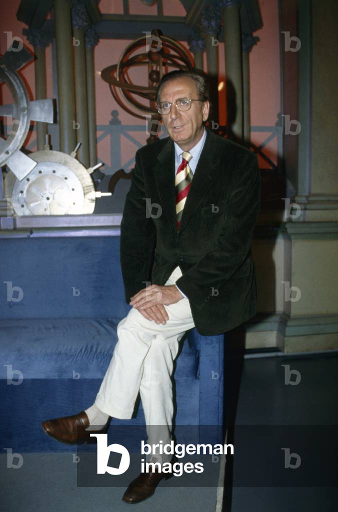 Michele Mirabella presenting Elisir, Italy