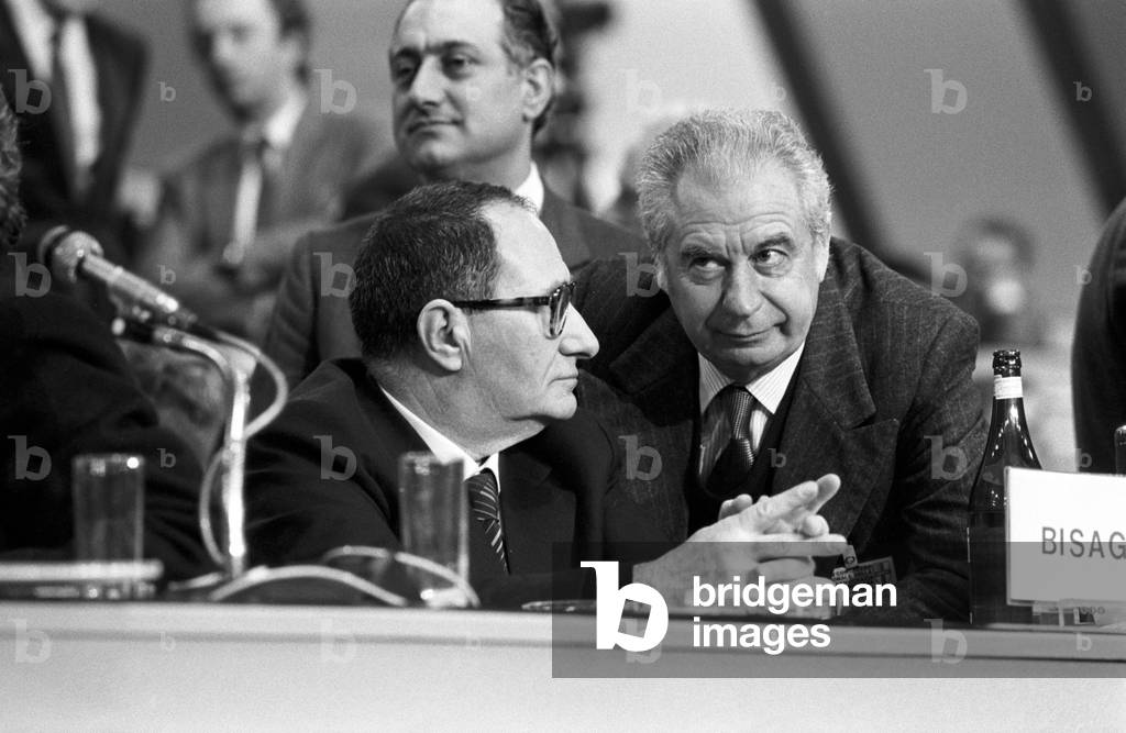 Clelio Darida talks with a Alberto Ronchey