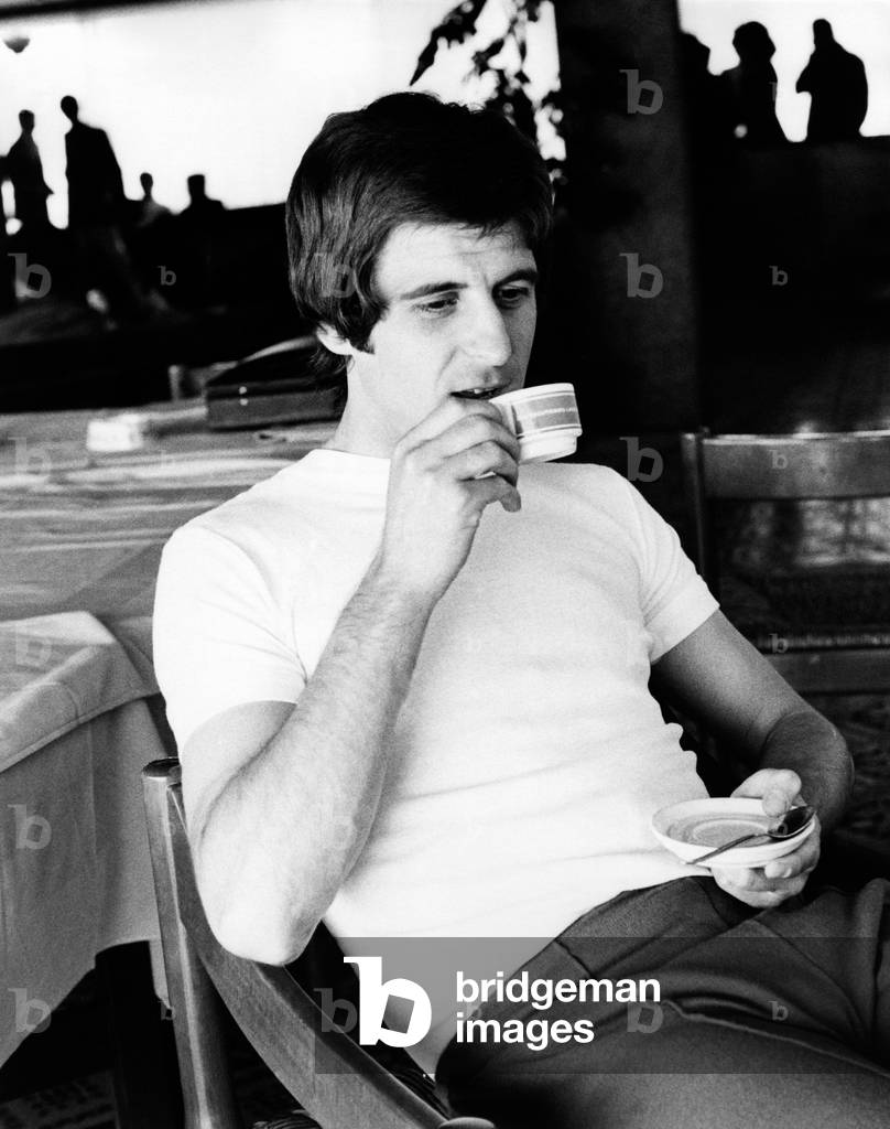 Gianni Rivera drinks a coffee