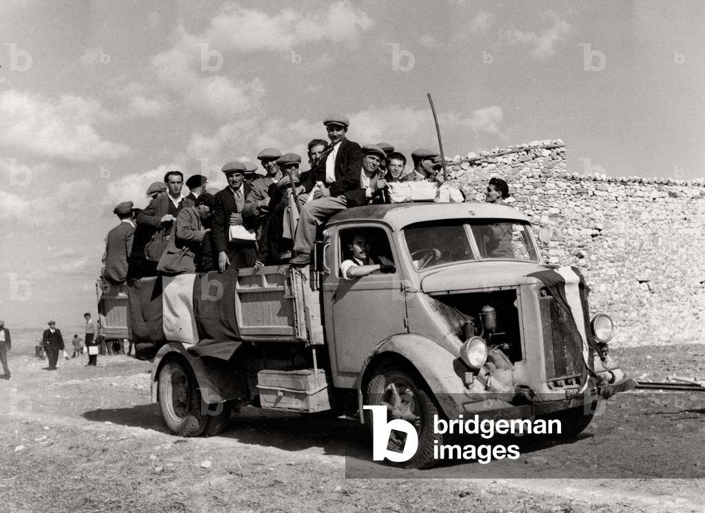 Sicilian farm workers on a lorry, Sicily, Italy, 1950s (photo)