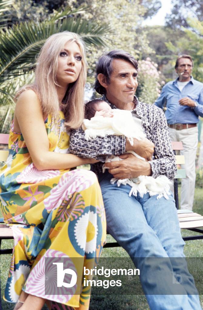 Walter Chiari, Italian actor, comician and TV host, with the wife Alida Chelli, Italy, 1970 (photo)
