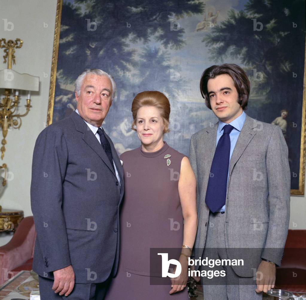 Vittorio De Sica and Maria Mercader with their son Manuel, Italy, 1970 (photo)