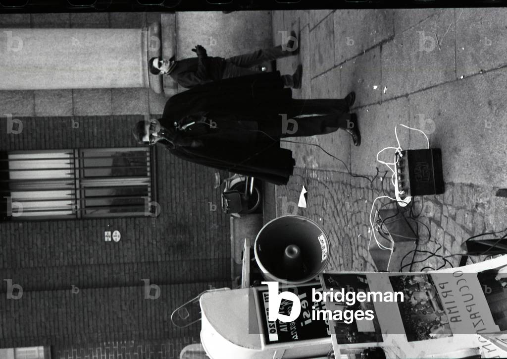 Mario Capanna talking to the students, Italy, 1968 (b/w photo)