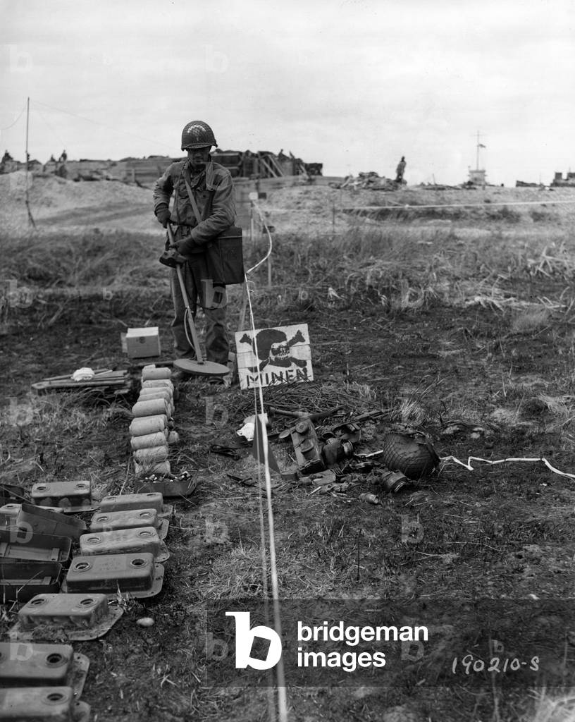 Clearing a field of mines