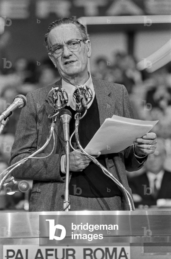 Benigno Zaccagnini reads his speech
