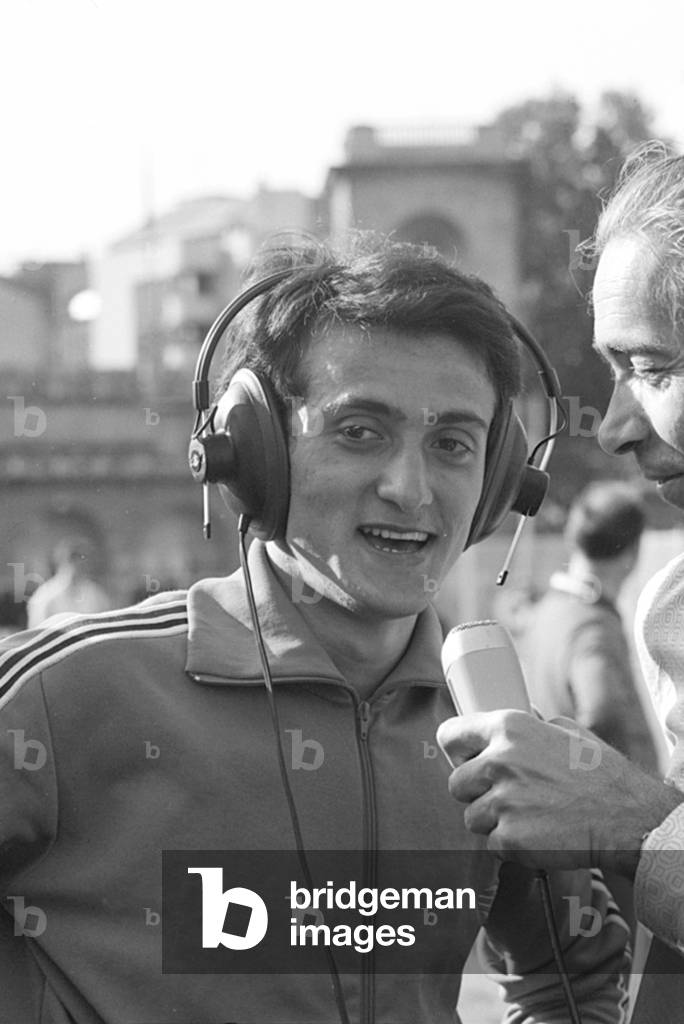 Pietro Mennea being interviewed, 1970 (b/w photo)