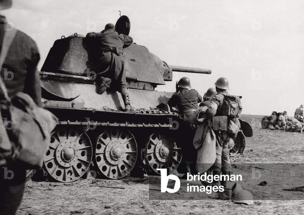 Romanian soldier waiting to counterattack