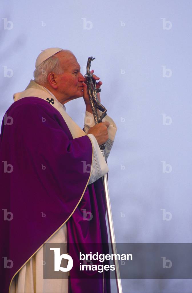 Pope John Paul II in Ivrea, Italy, 1990 (photo)