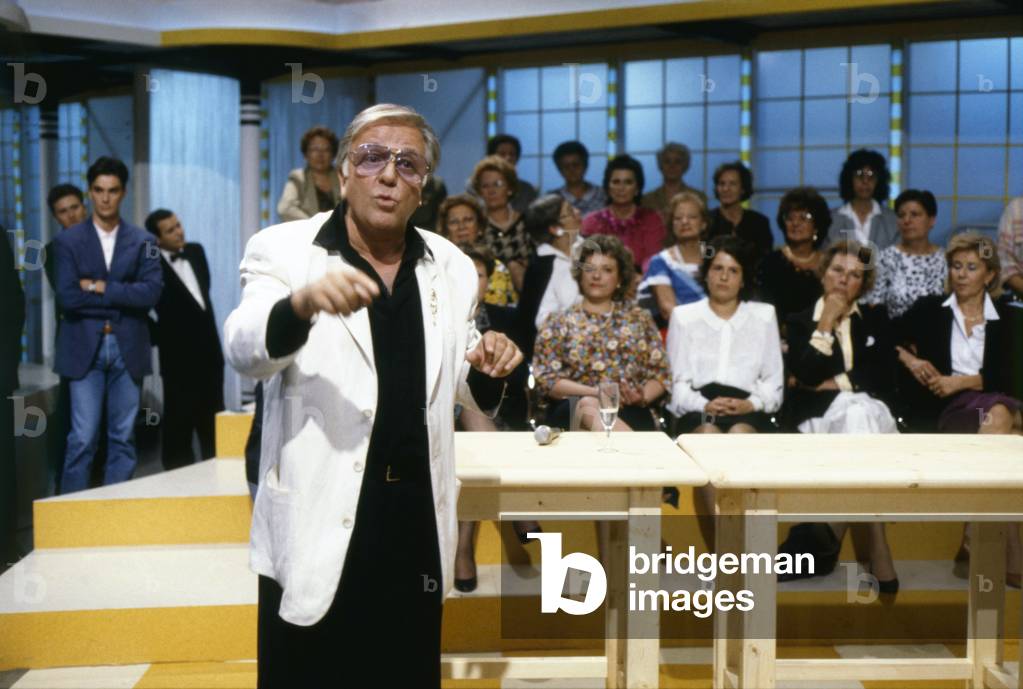 Gianfranco Funari hosting Mezzogiorno is, Italy