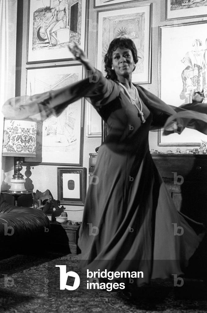 Shirley Verrett performs a dance move