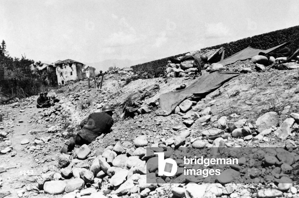 Italian soldiers along the Piave river