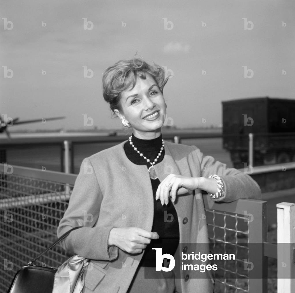 Debbie Reynolds smiling, Italy, 1959 (b/w photo)