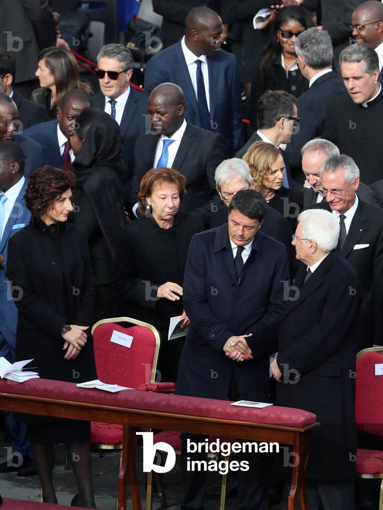 Sergio Mattarella, Matteo Renzi and Agnese Landini, Vatican, 2016 (photo)