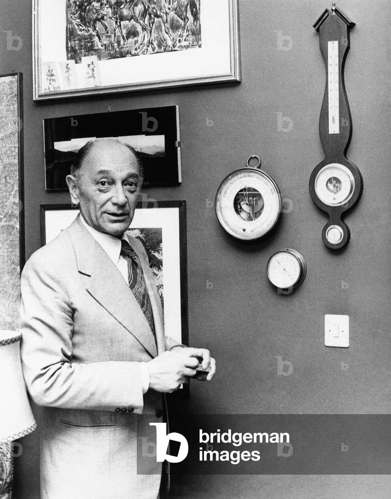 Edmondo Bernacca with barometers
