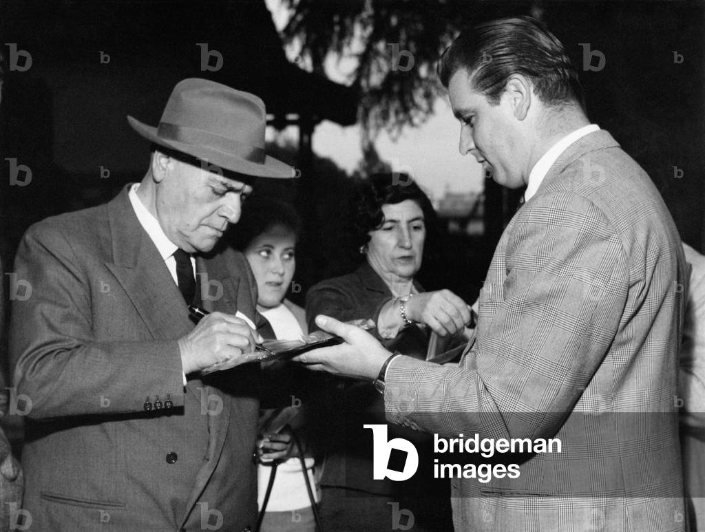 Beniamino Gigli with a fan