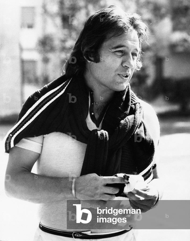 Fred Bongusto with a jersey knotted around his neck