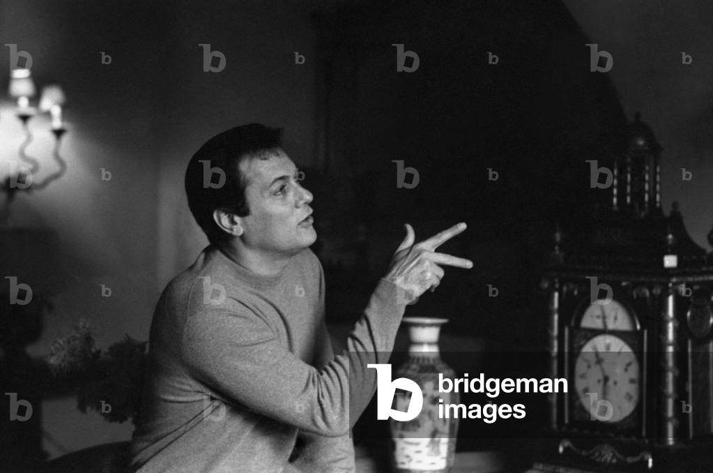 Tony Curtis gesticulating, Rome, Italy