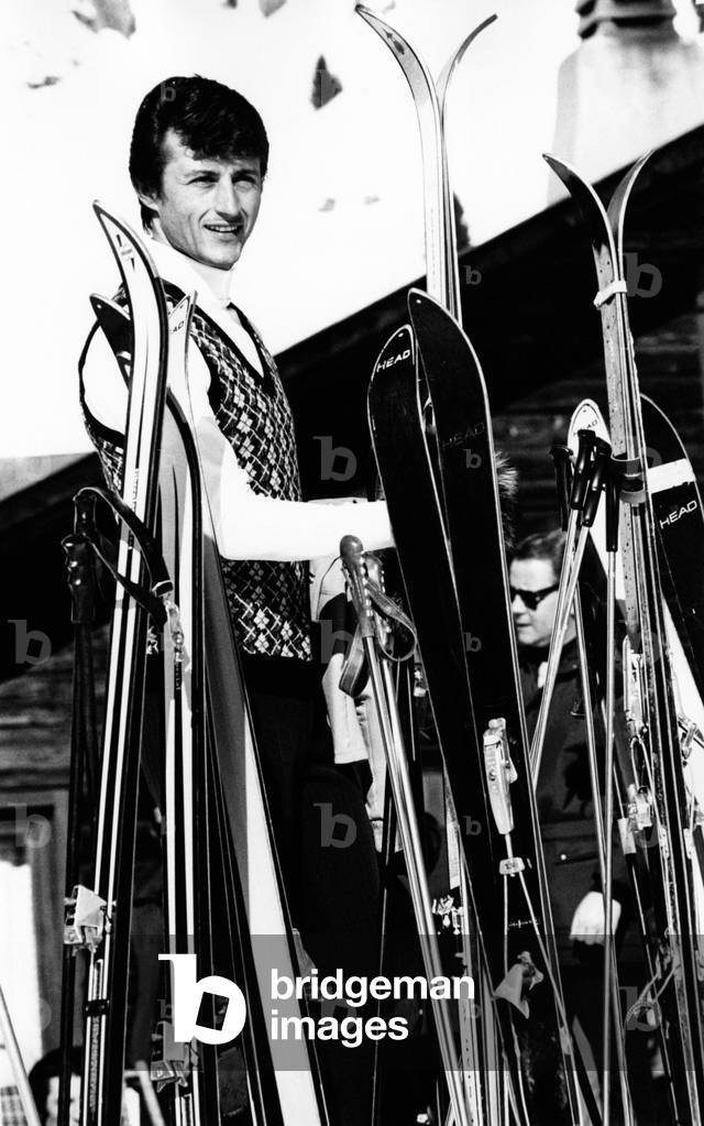 Tony Renis among the skis