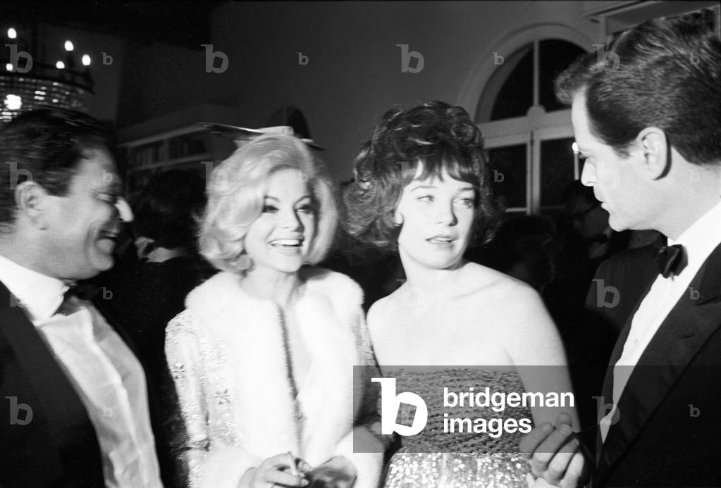 Cocktail in Hollywood, United States, Los Angeles, 1965 (b/w photo)