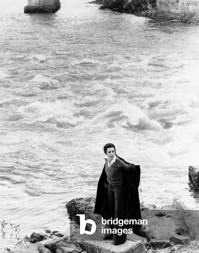 Daniela Goggi on a bank of the Tiber river