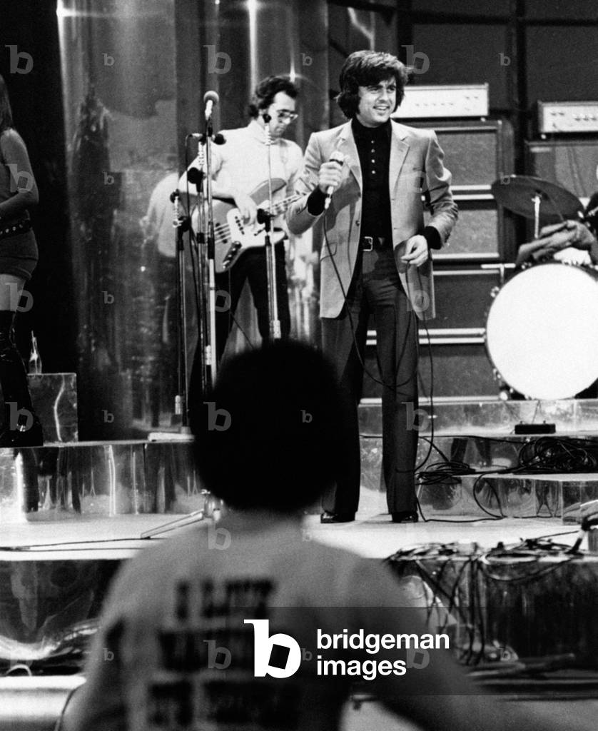 Little Tony sings on stage