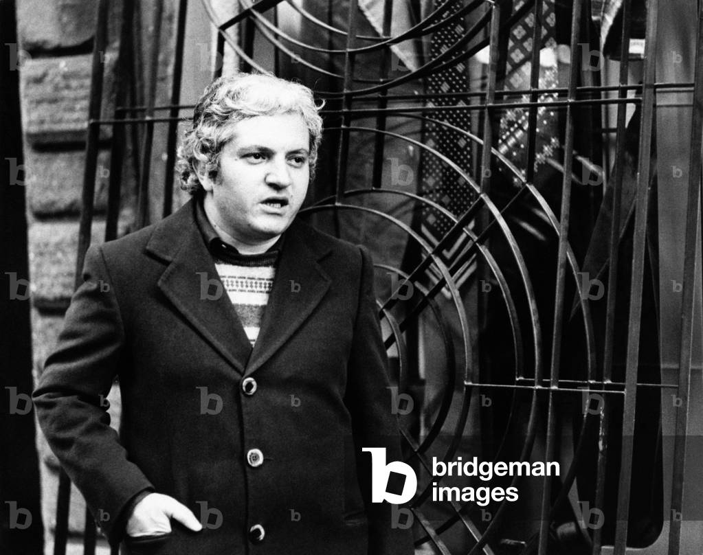 Bruno Lauzi walking