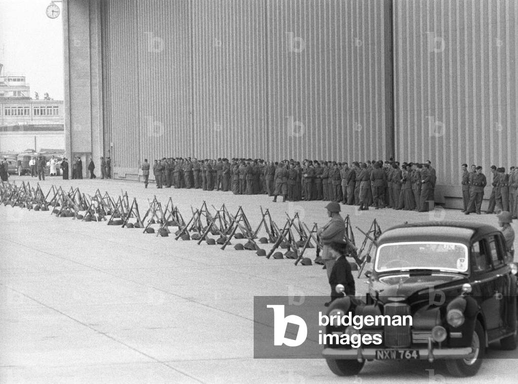 Military men waiting for the delegations of the Geneva Summit at the airport, Geneva, Switzerland