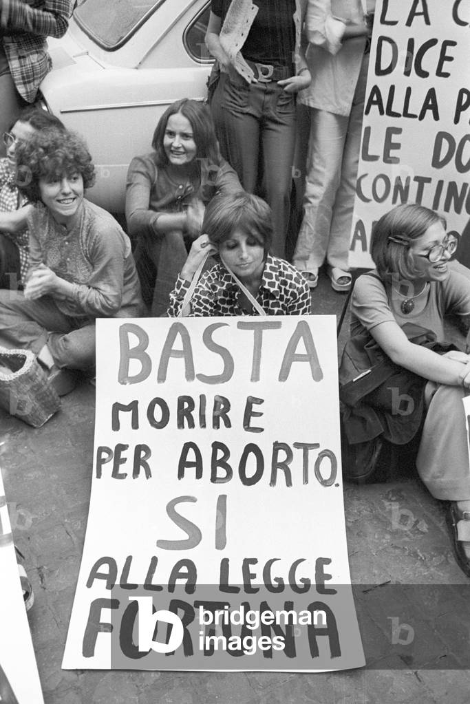 Pro abortion demonstrators, 1973 (b/w photo)