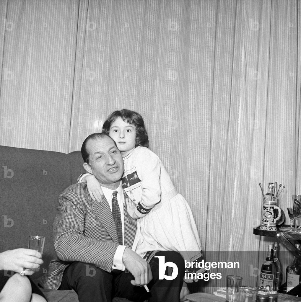 Bianca Maria Bartali hugging Gino Bartali