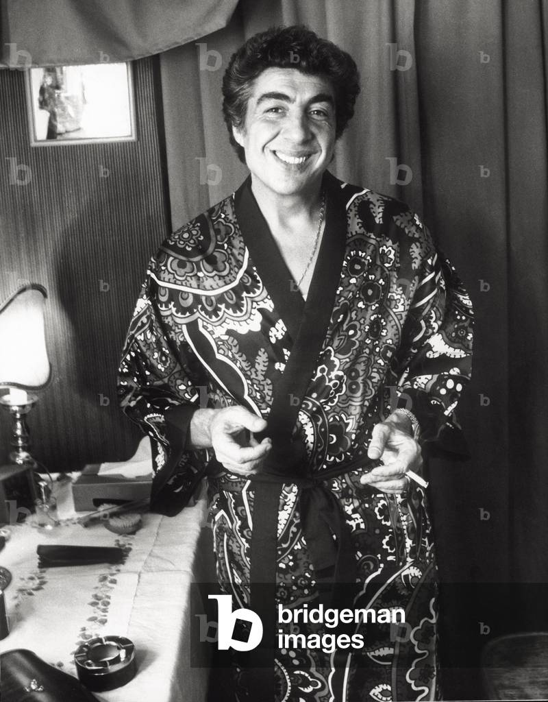 Gino Bramieri in his dresing room