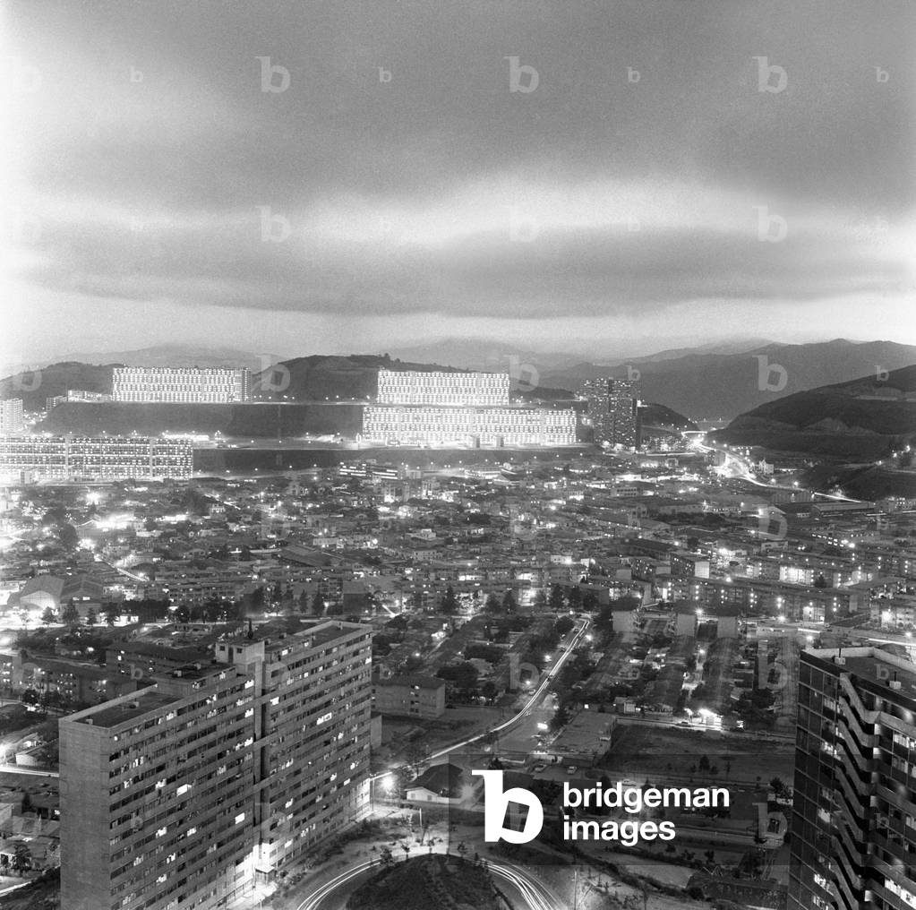 Night view of the city, Caracas, January 1958 (b/w photo)
