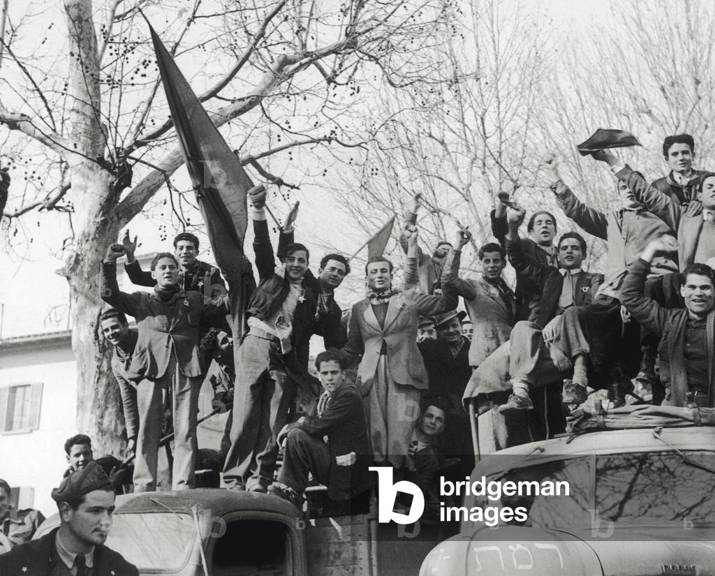 Assembly of communist partisans