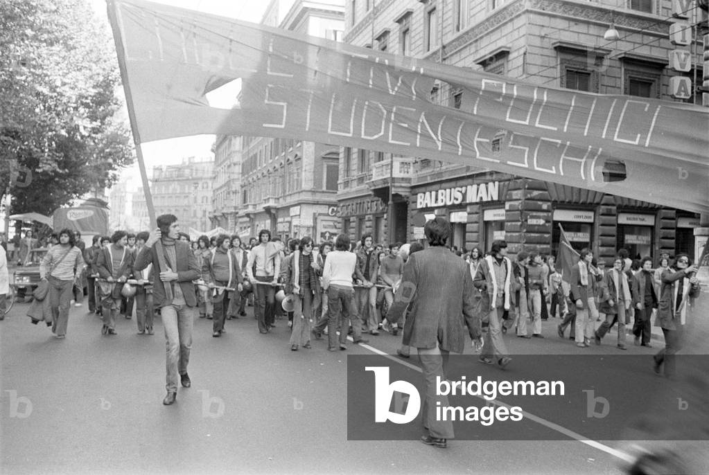 Student demonstration, 1973 (b/w photo)