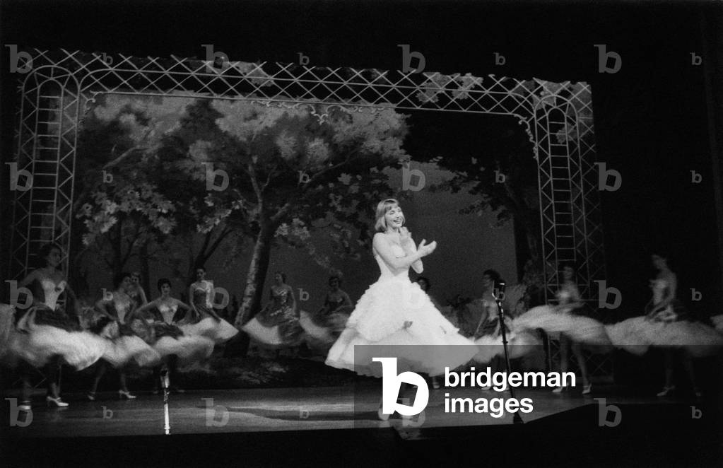 Elena Sedlak in E tu biondina...,  Milan, Italy