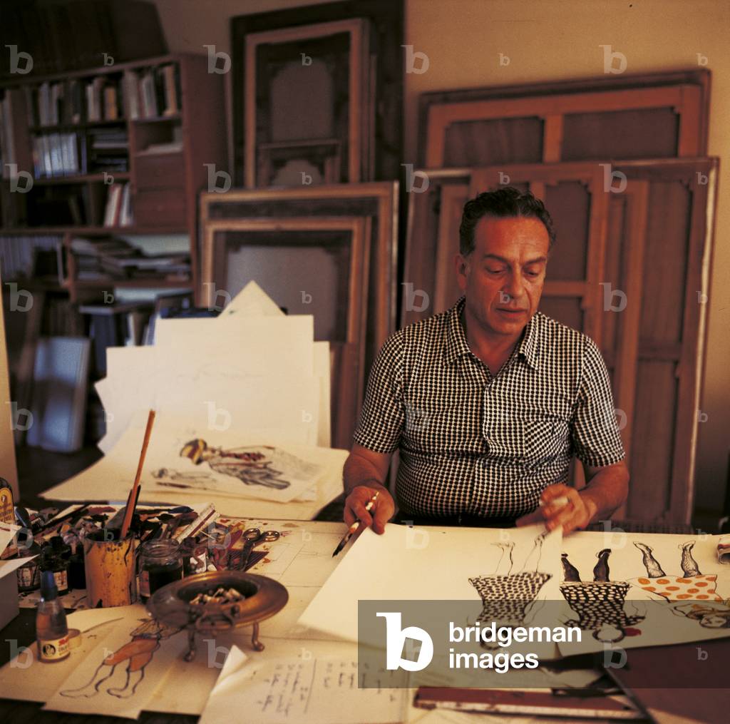 Renato Guttuso is working in his studio