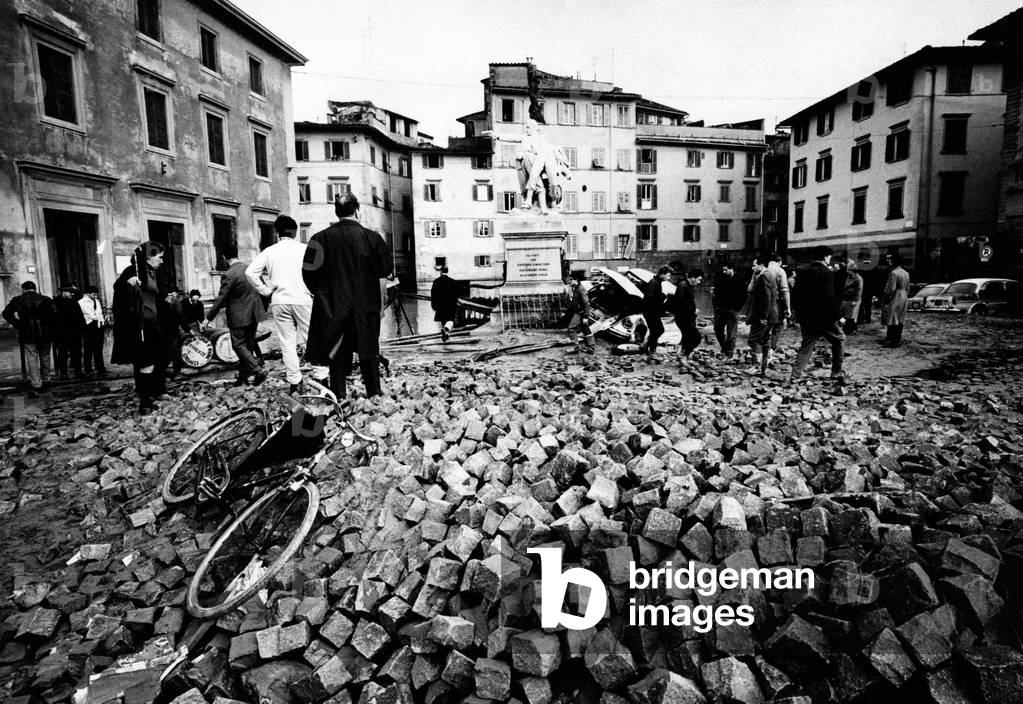 Square damaged during the flood of the Arno River