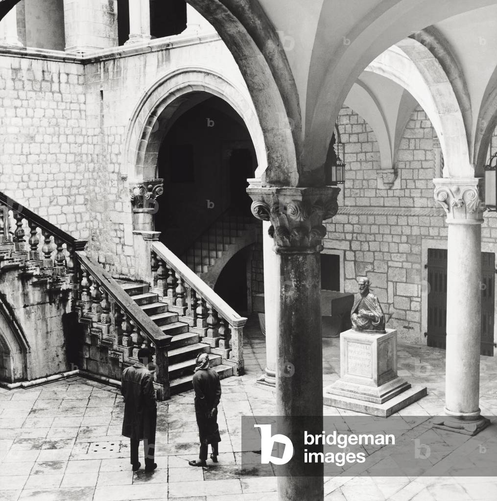 Atrium of Sponza Palace in Dubrovnik, 1961 (b/w photo)