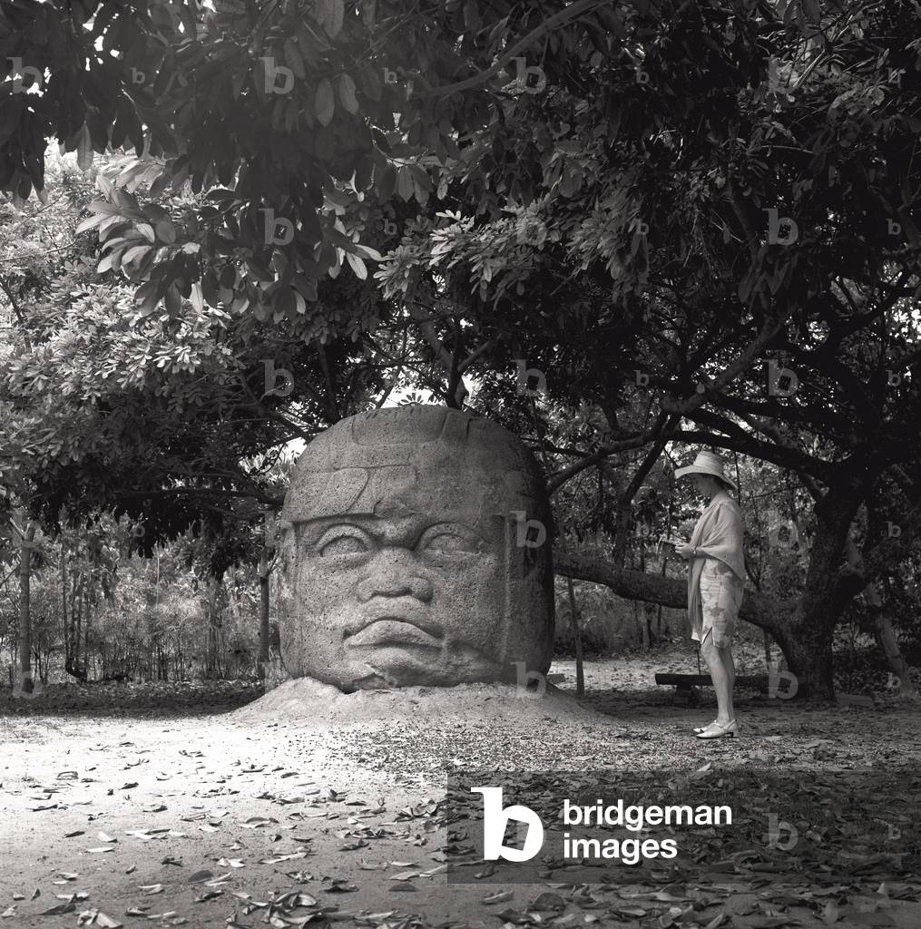 Pre-Columbian statue