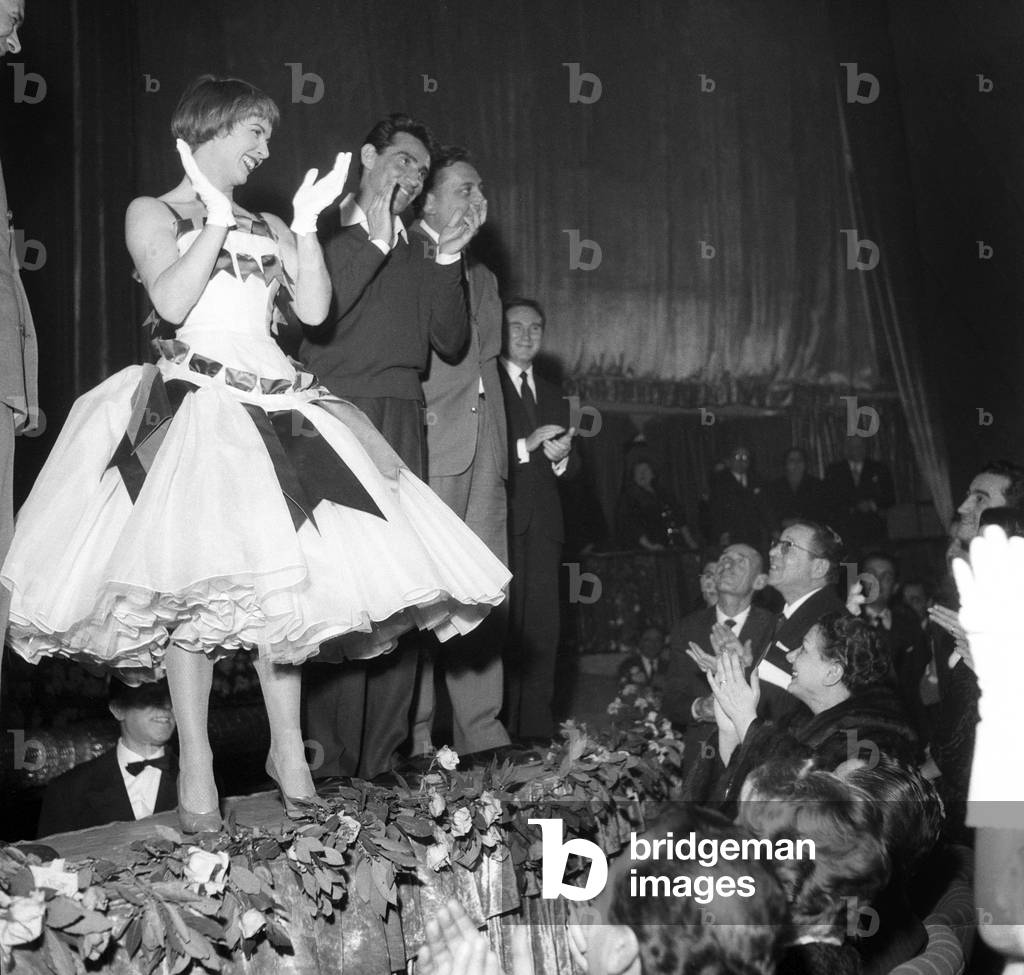Walter Chiari and Delia Scala at the premiere of the revue 