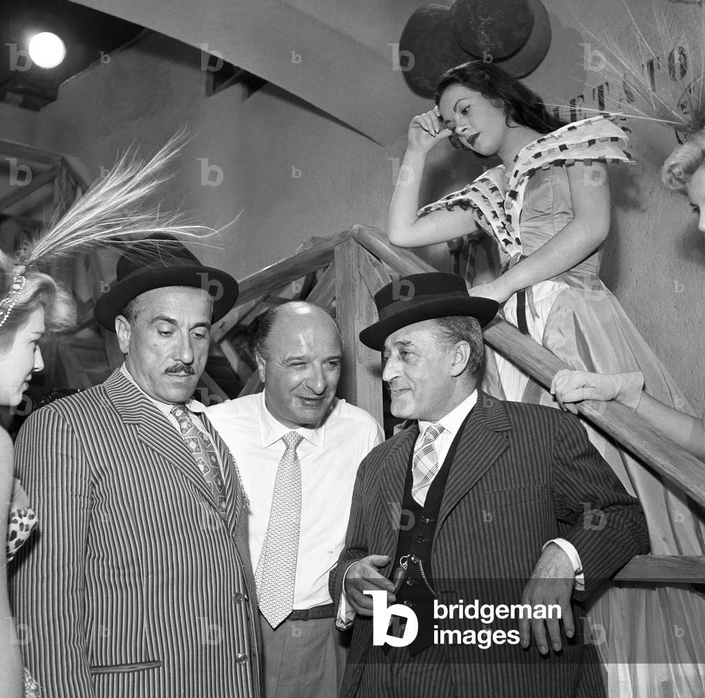 Camillo Mastrocinque, Totò and Peppino De Filippo on the set of Totò, Peppino e la... malafemmina, Italy, 1956 (b/w photo)