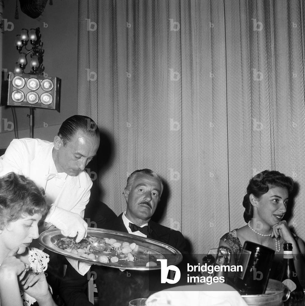 Vittorio De Sica at the restaurant