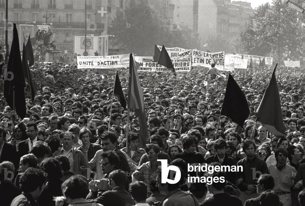 The risk of a revolution in Paris has been averted, 1968 (b/w photo)