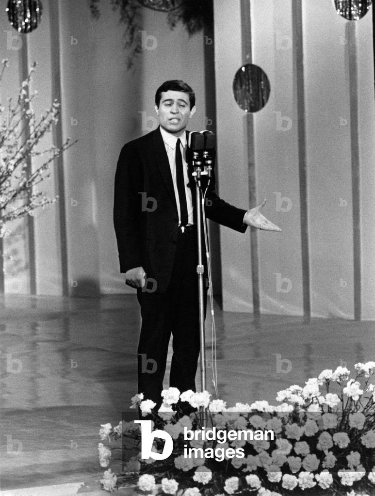 Fred Bongusto sings at Sanremo Music Festival