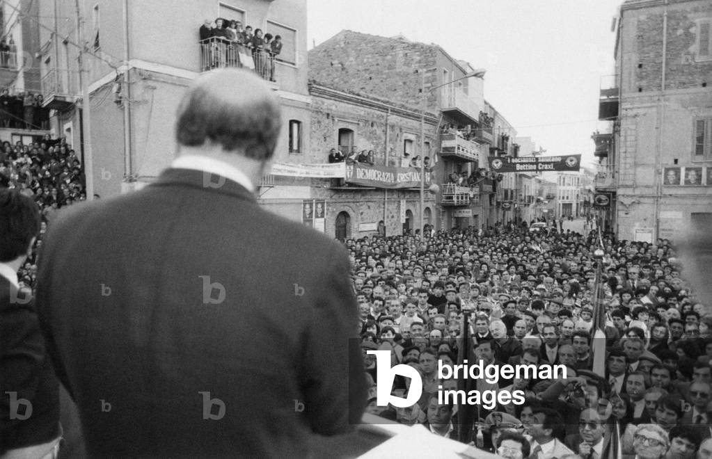 Bettino Craxi at a meeting in San Fratello